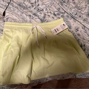 No boundaries lime skirt